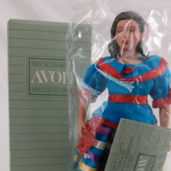 Avon International Collectible Lupita from Mexico - Picture 6 of 8